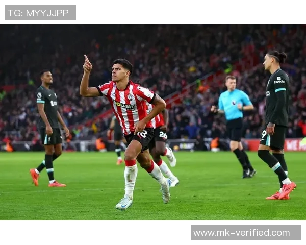 西甲激战：利物浦狂胜莱比锡六球大捷引发全场热议与数据分析