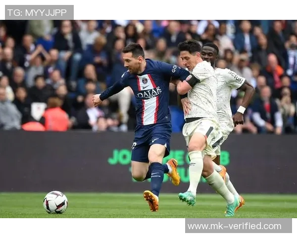 英超激战：AC米兰狂胜巴黎圣日耳曼红牌事件引发全场热议