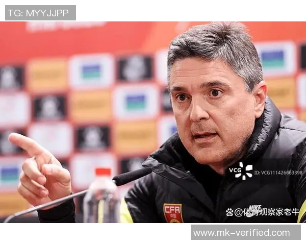 欧冠激战本菲卡逆转那不勒斯乌龙球引发争议判罚全场沸腾