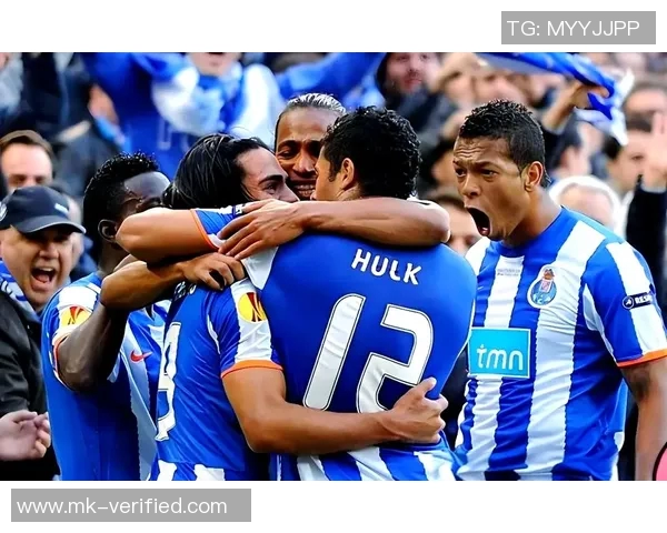 中超精彩对决多特蒙德与波尔图战成平局帽子戏法引发全场热潮分析战术细节