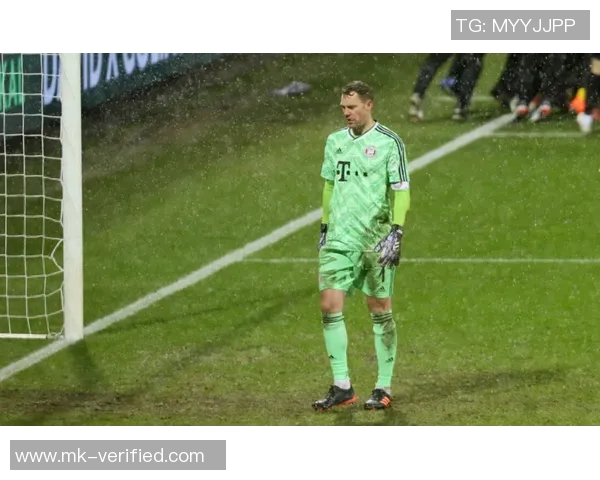 世界杯激战巴萨逆转拜仁点球大战引发全场狂欢与转会传闻交织